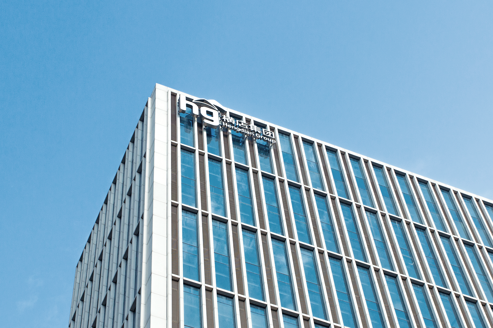 集團(tuán)簡(jiǎn)介右側(cè)圖片.png (2.82 MB)